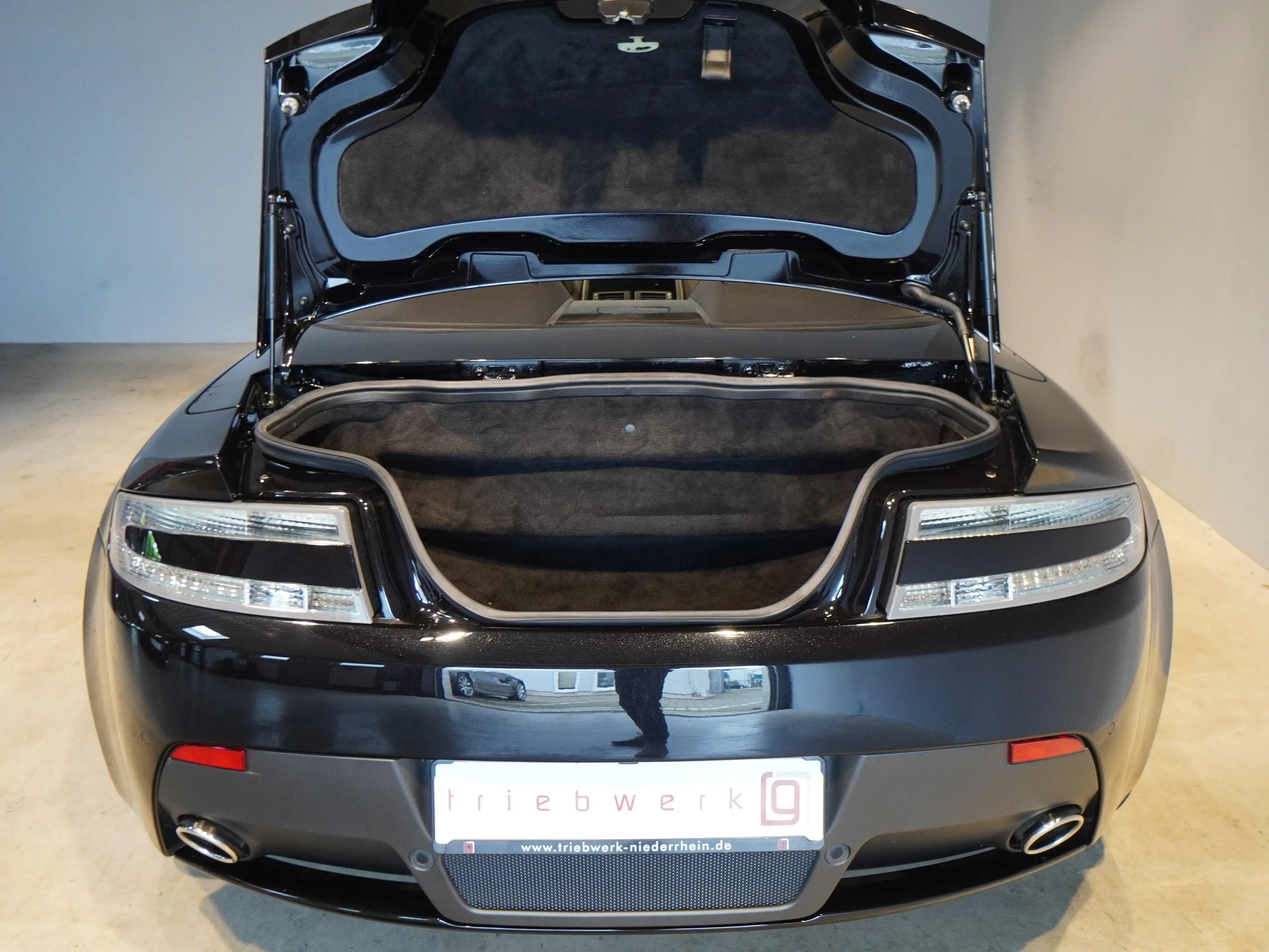 Aston Martin V8 V8 Vantage Roadster Sportshift II*BRD Fzg*700W* — photo 12