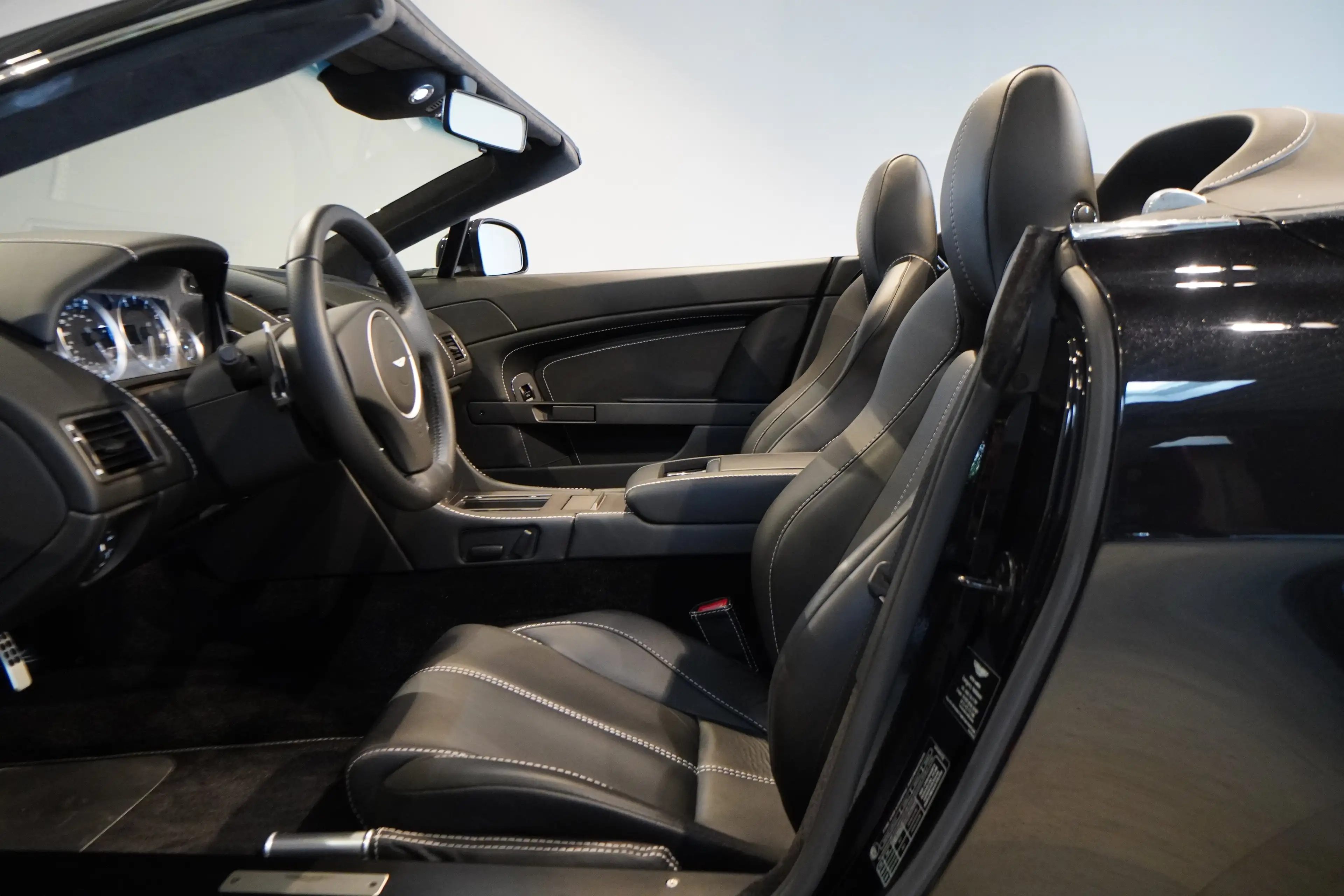 Aston Martin V8 V8 Vantage Roadster Sportshift II*BRD Fzg*700W* — photo 6