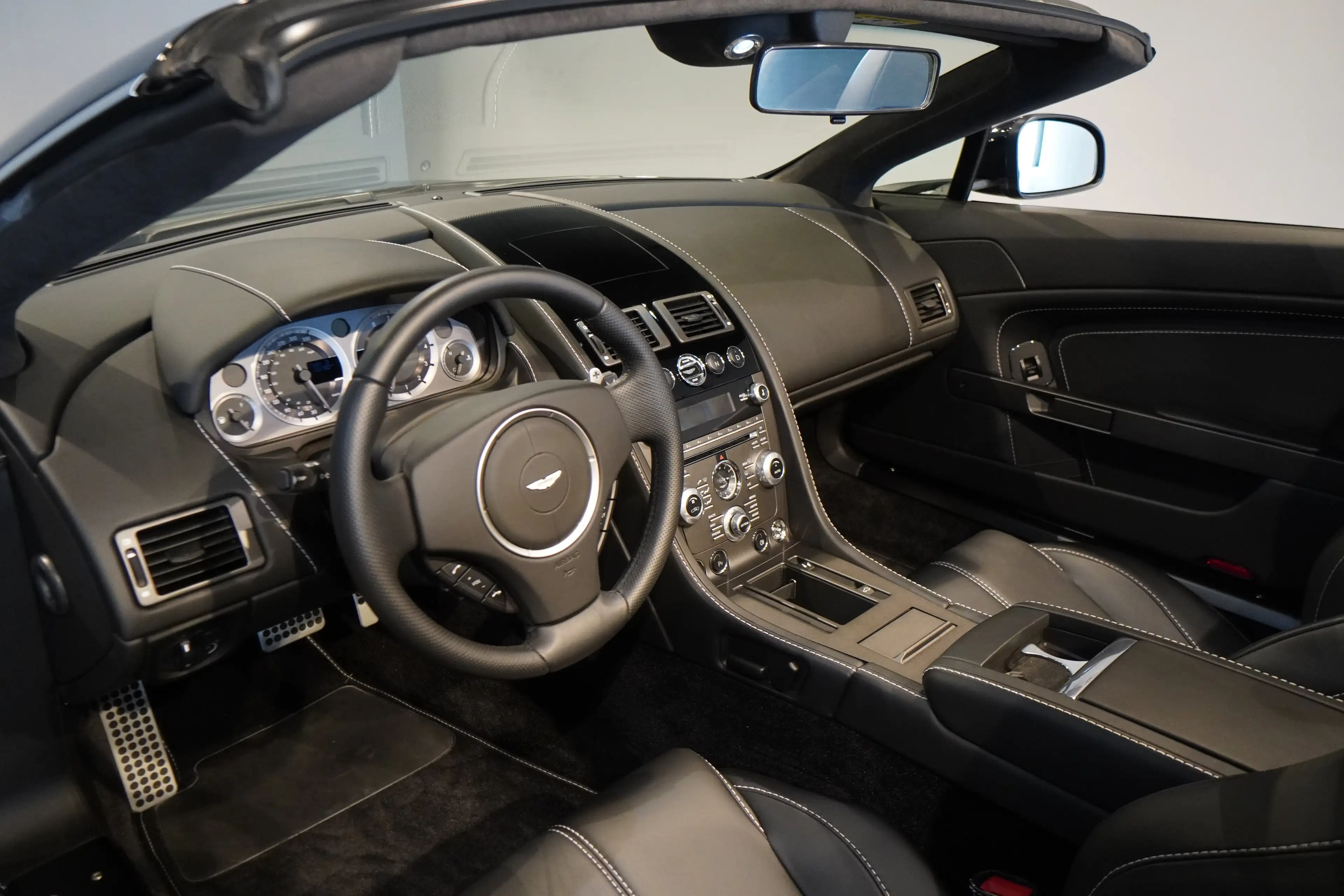 Aston Martin V8 V8 Vantage Roadster Sportshift II*BRD Fzg*700W* — photo 9