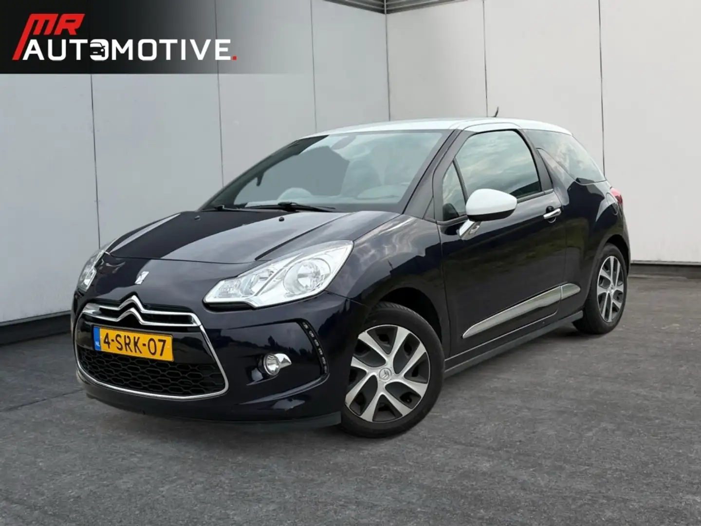 Citroen DS3 1.2 vTI So Chic Automaat - Leer, Navi, Stoelverwar Albastru - 1