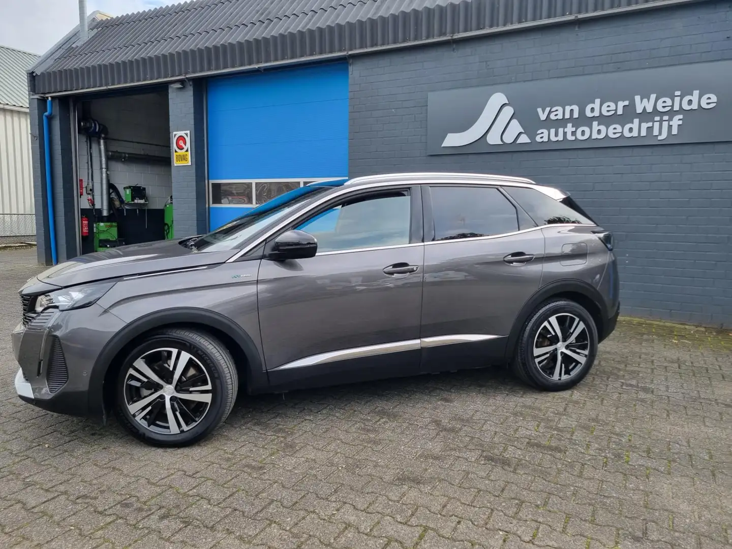 Peugeot 3008 1.6 HYbrid 225 GT Pack Business Grijs - 2