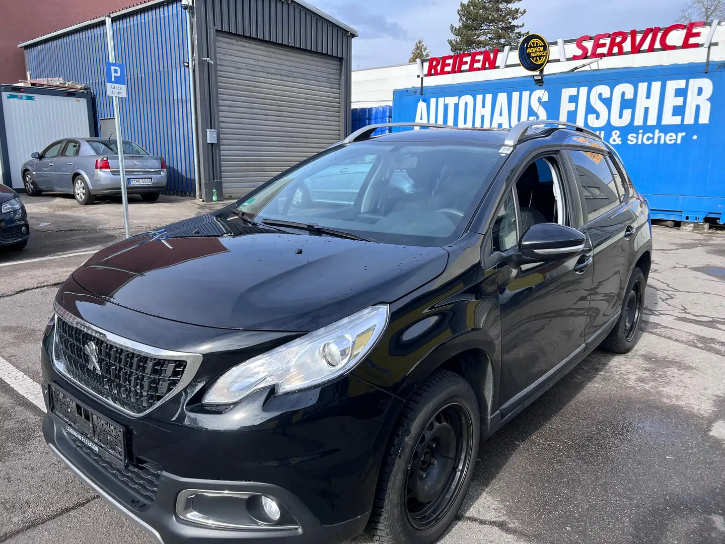 Peugeot 2008 Active Schwarz - 1
