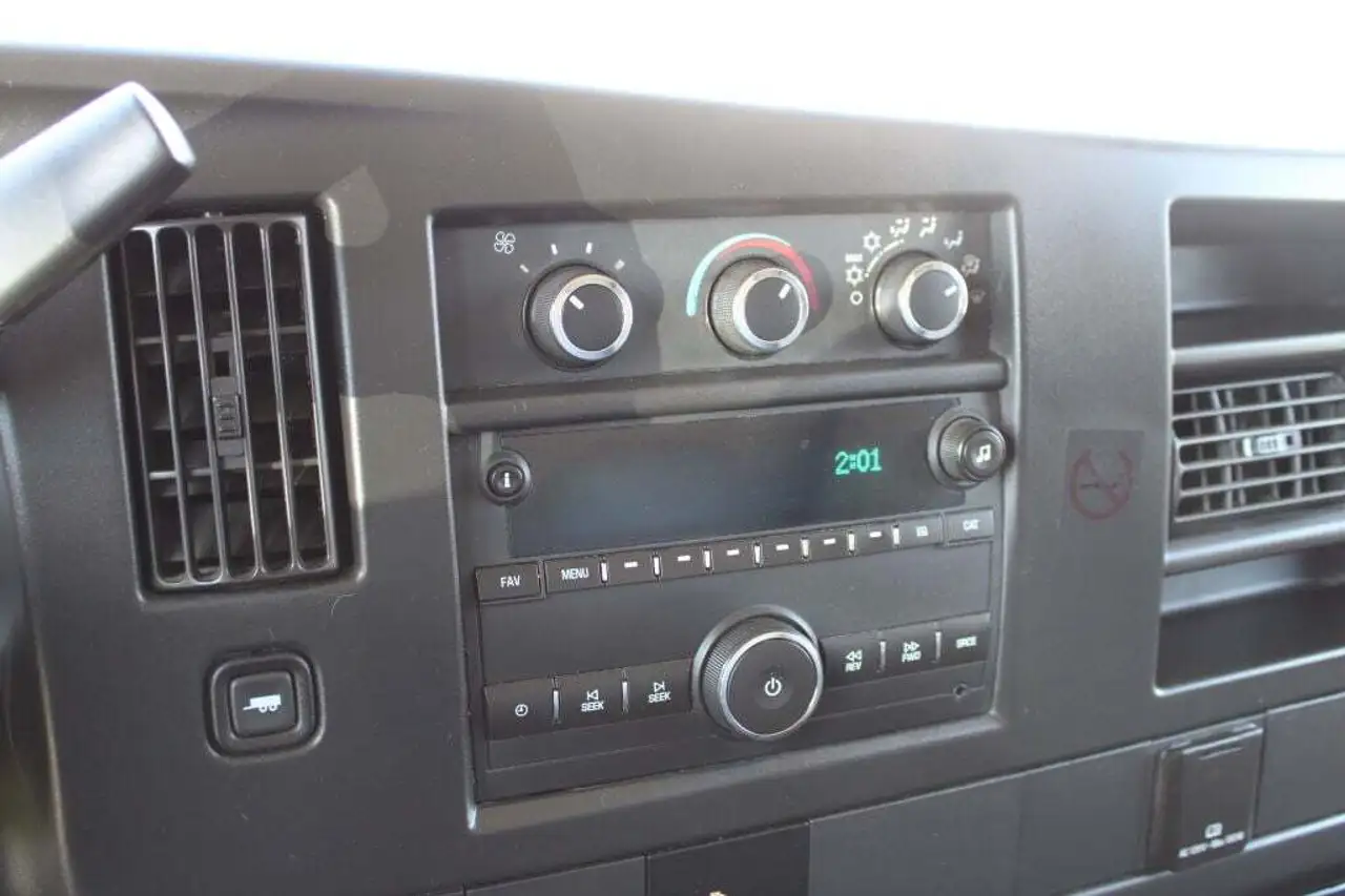 GMC Savana снимка GMC Savana