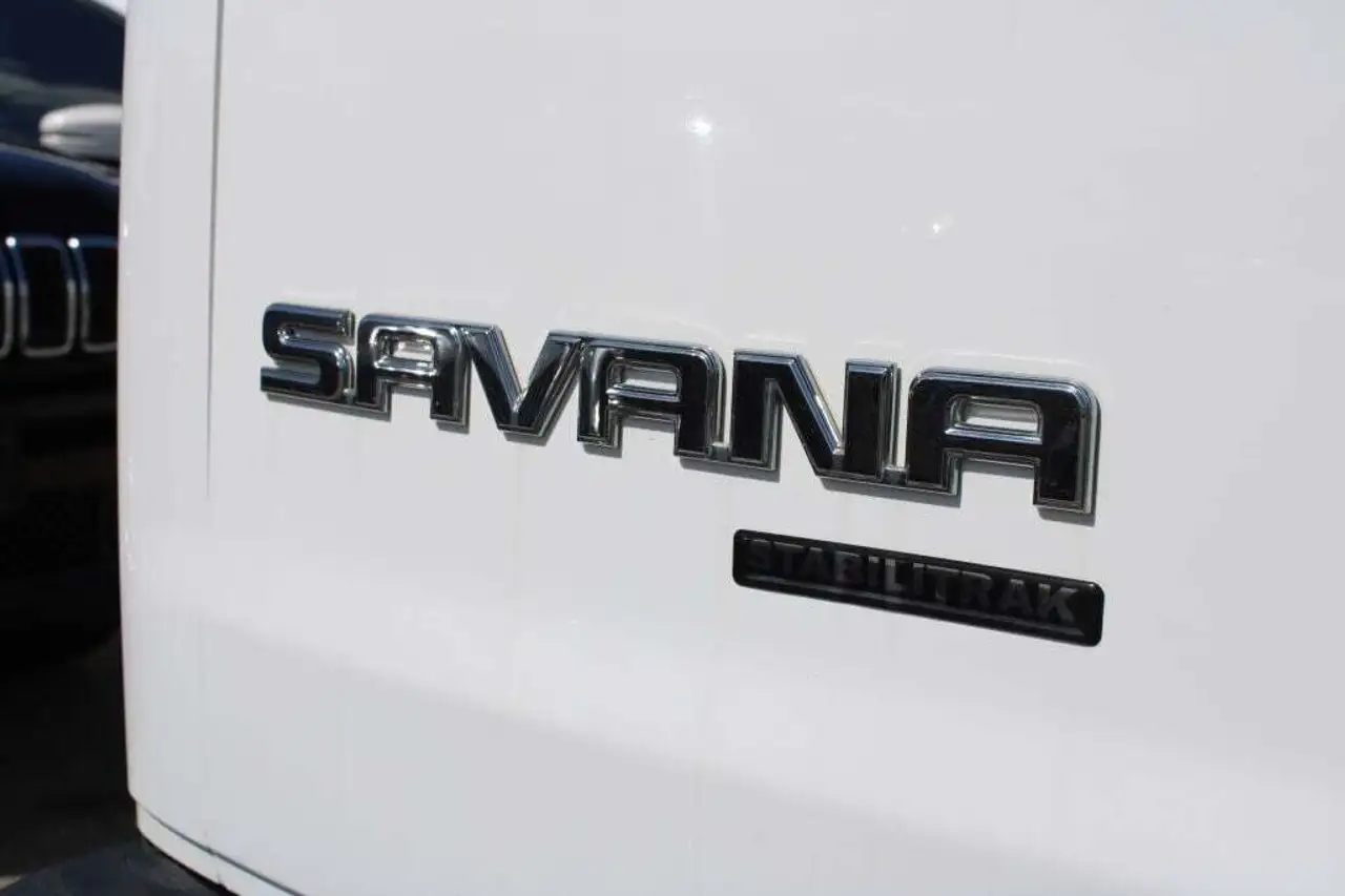 GMC Savana снимка GMC Savana