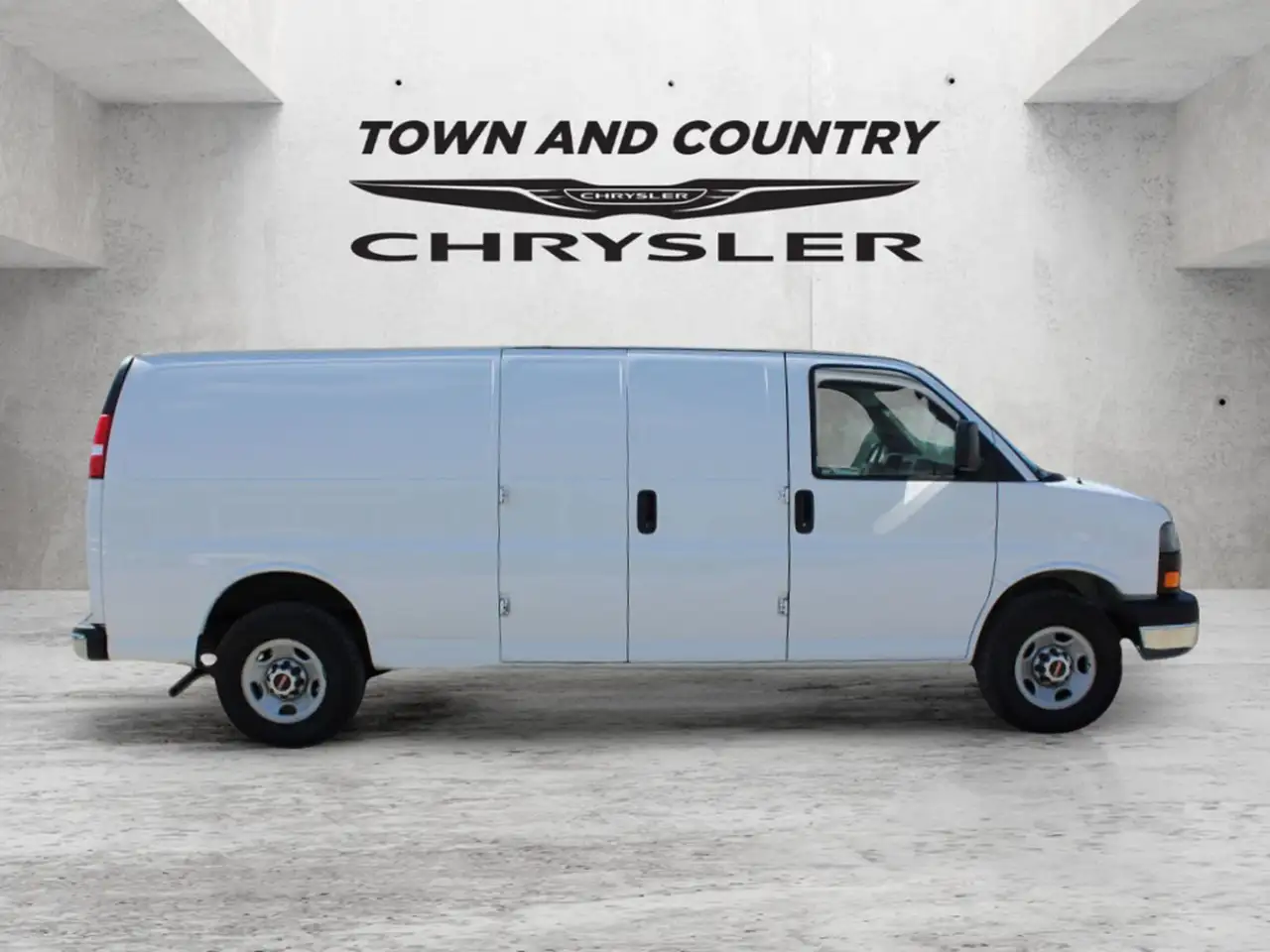 GMC Savana снимка GMC Savana