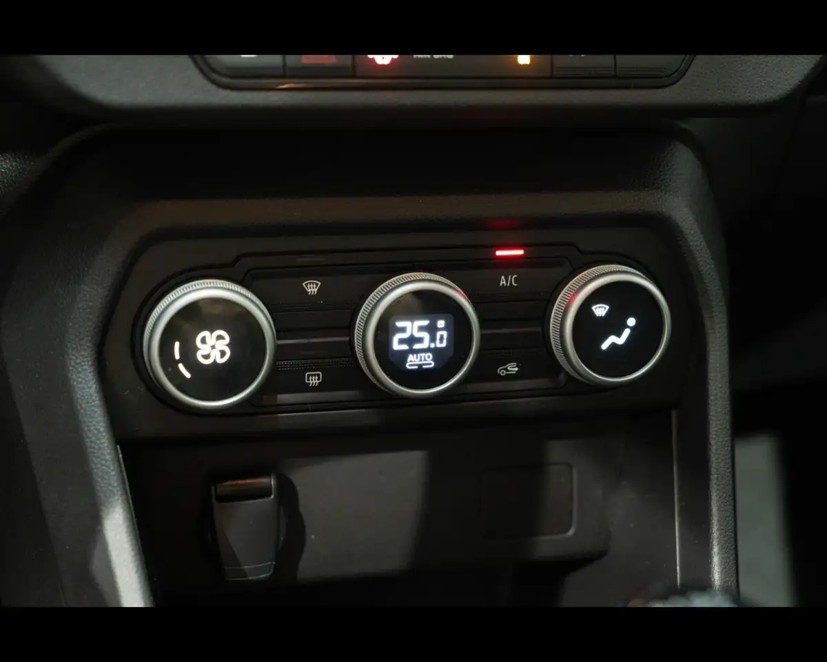 Dacia Jogger 1.0 TCe GPL 100 CV 7 posti Extreme 25