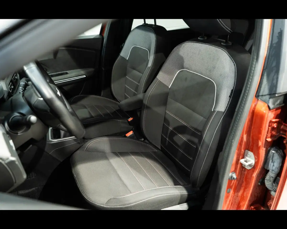 Dacia Jogger 1.0 TCe GPL 100 CV 7 posti Extreme 11