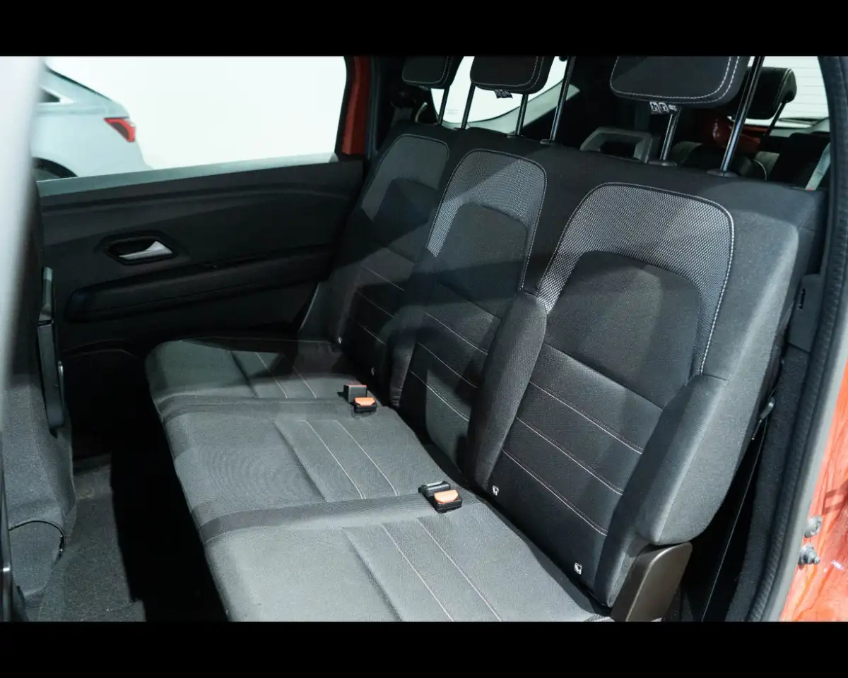 Dacia Jogger 1.0 TCe GPL 100 CV 7 posti Extreme 13