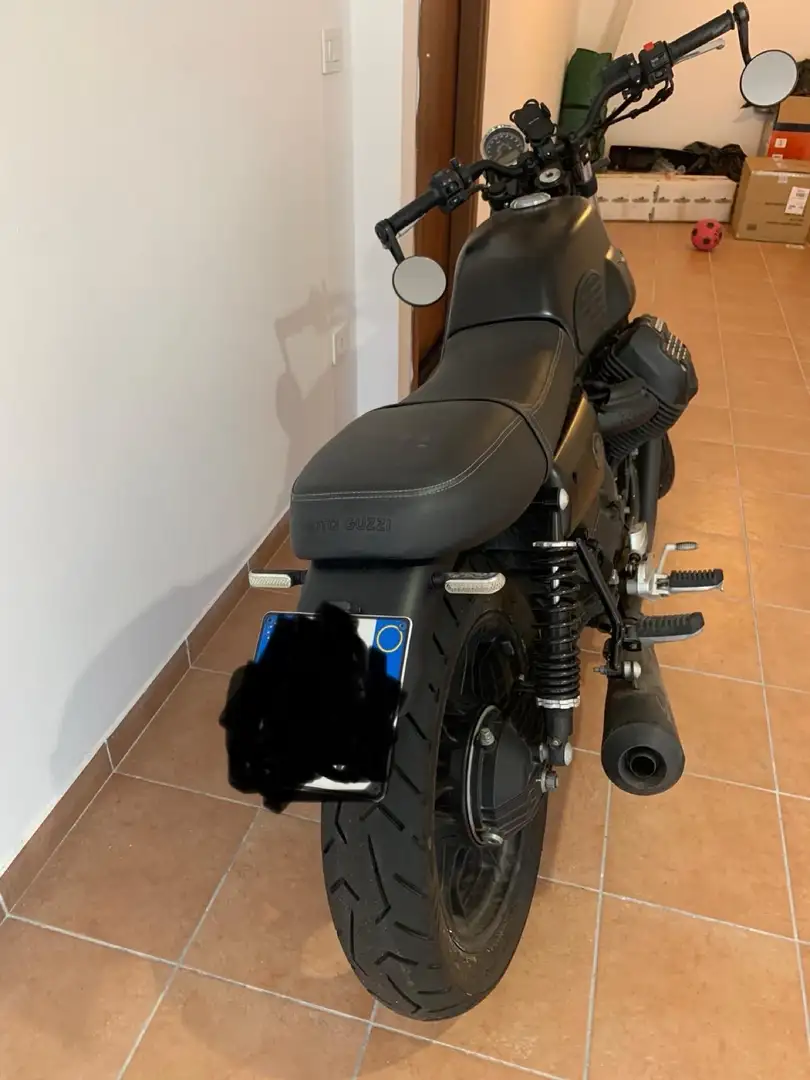 Moto Guzzi V 7 stone Negru - 2