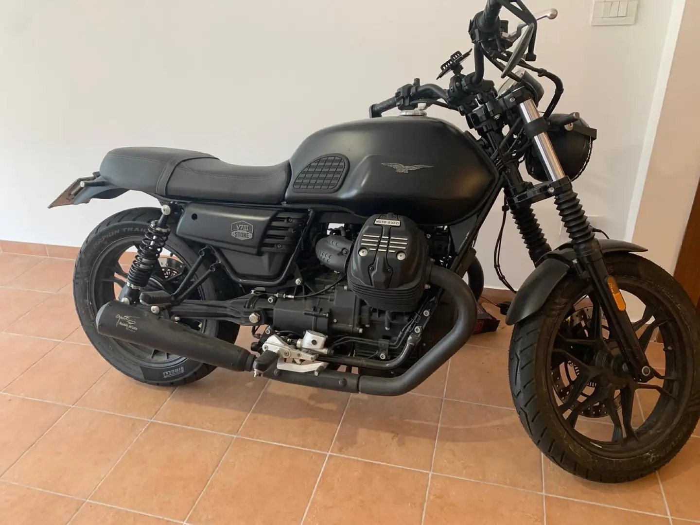 Moto Guzzi V 7 stone Negru - 1