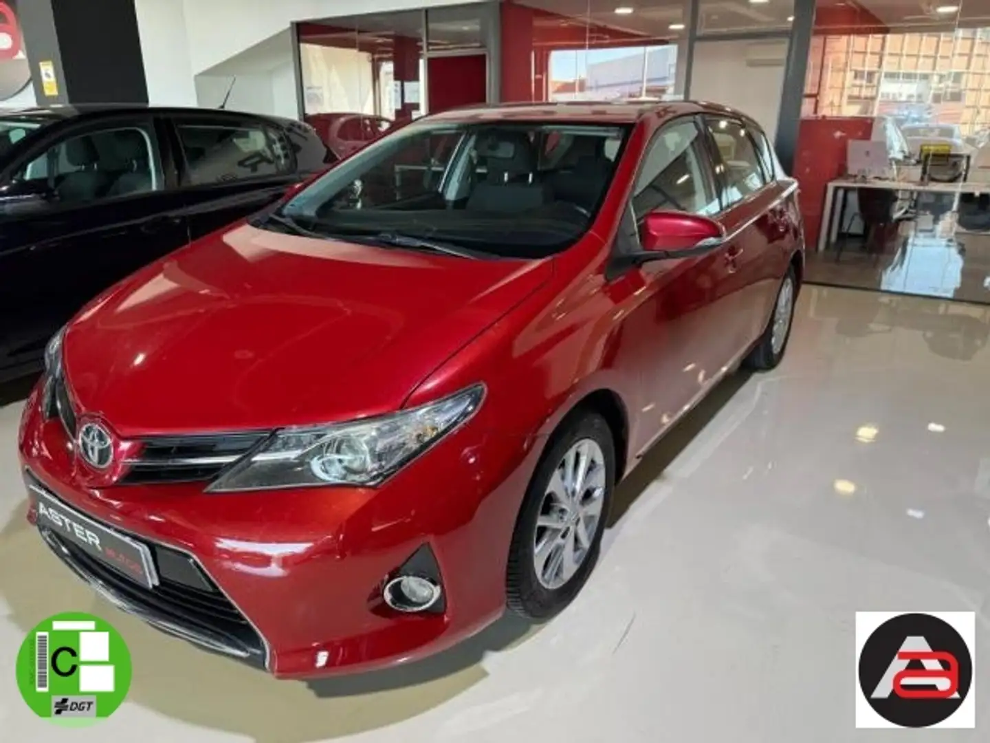 Toyota Auris 130 Feel! Rojo - 1