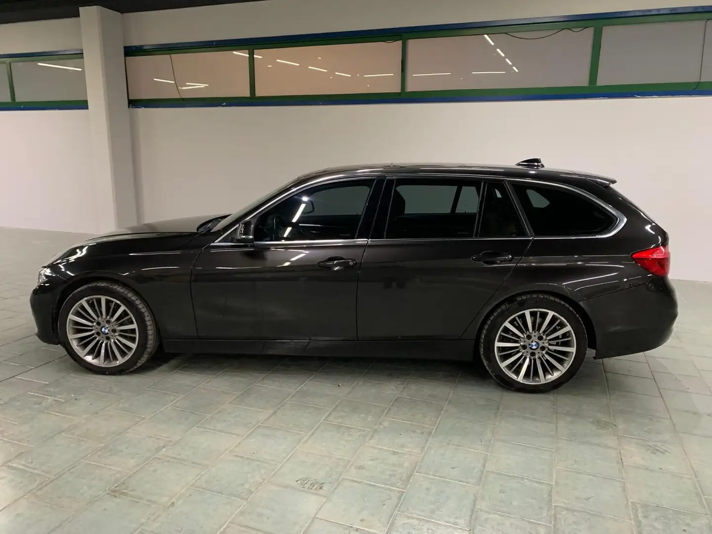 BMW 335 Serie 3 F31  Touring 335dA Touring xdrive Luxury Grau - 2