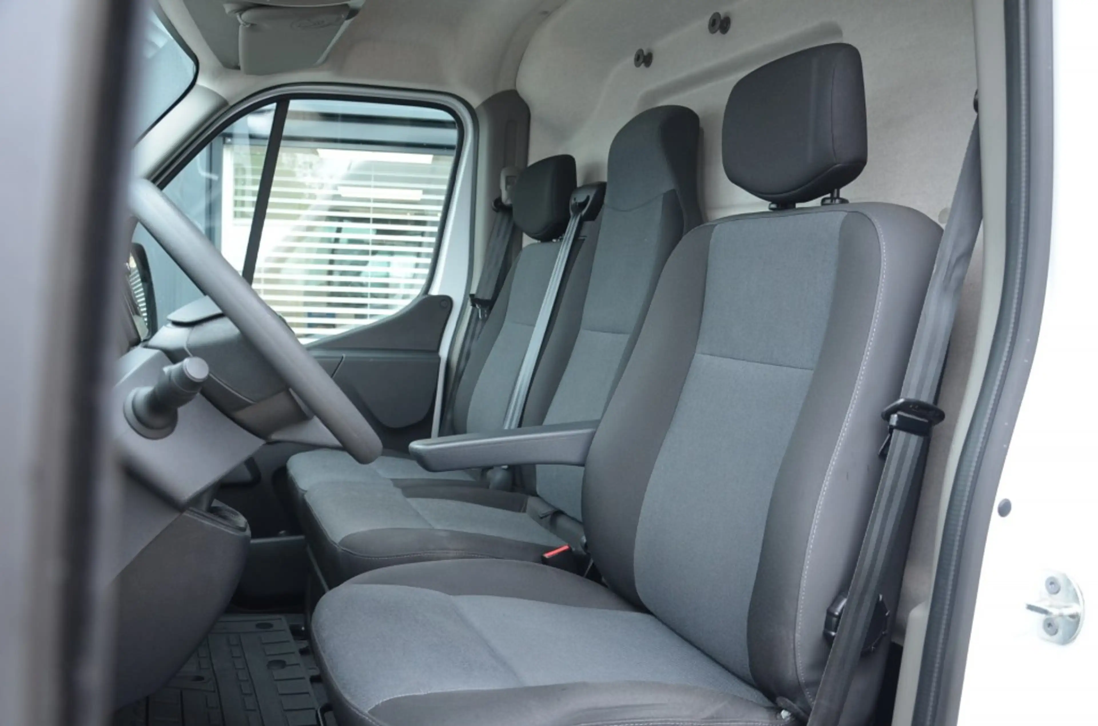 Nissan Interstar 2.3 Blue HDI L2H2  Interstar/master — photo 9