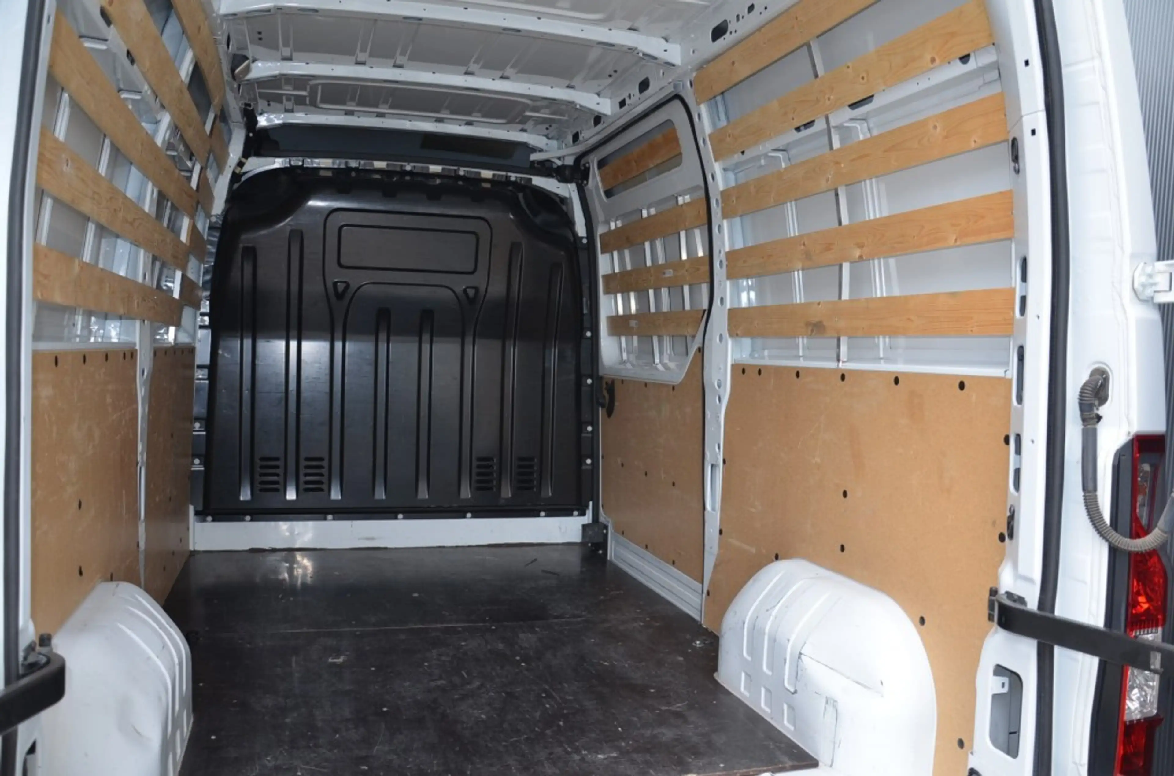 Nissan Interstar 2.3 Blue HDI L2H2  Interstar/master — photo 7