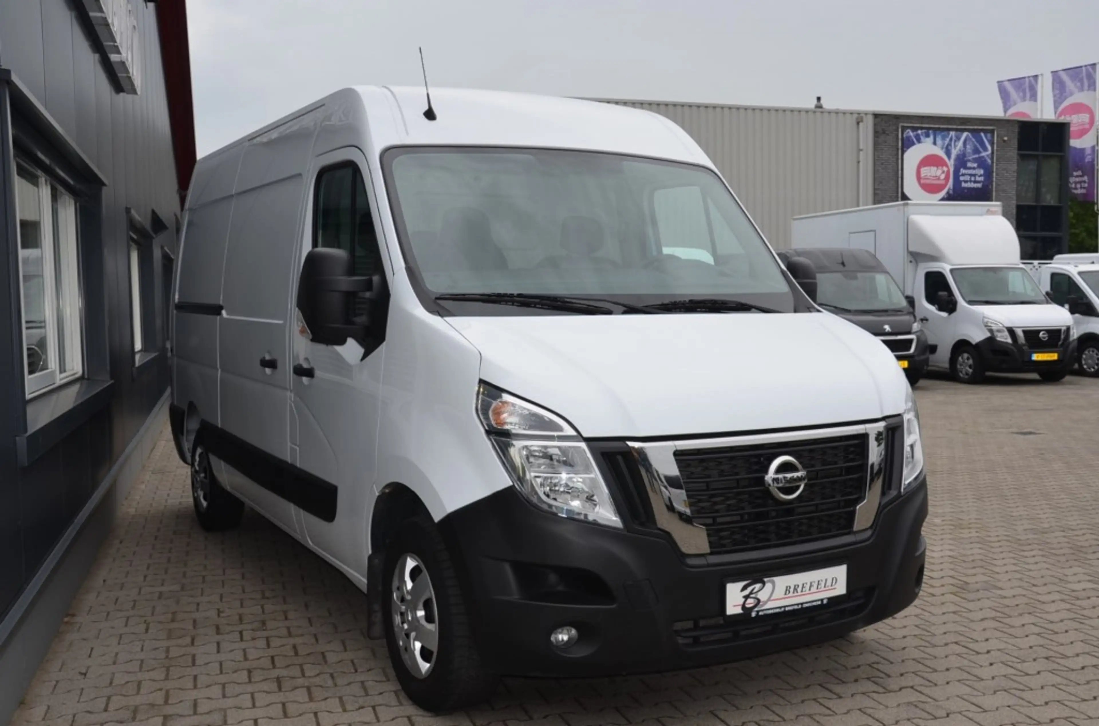Nissan Interstar 2.3 Blue HDI L2H2  Interstar/master — photo 4