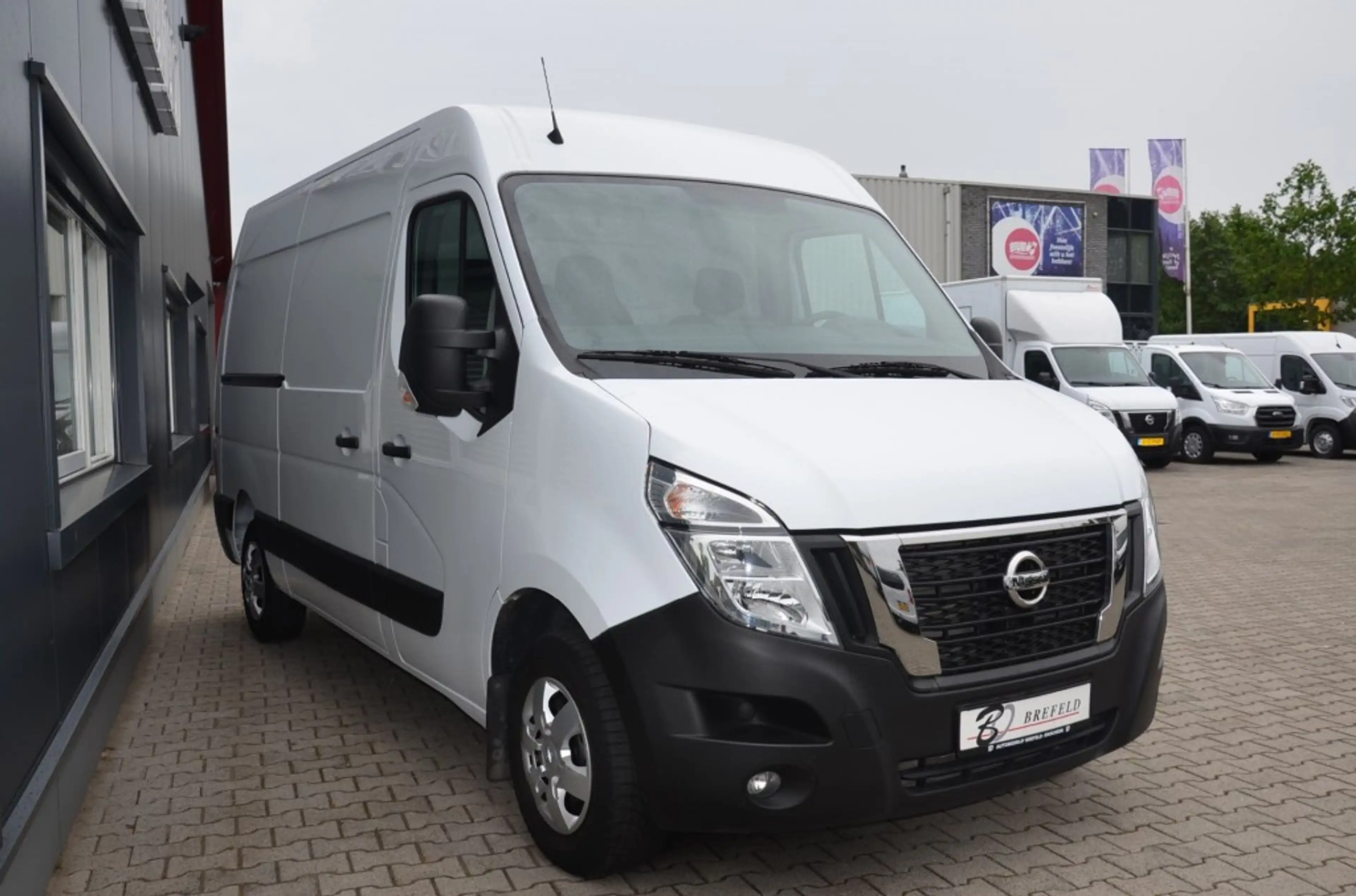 Nissan Interstar 2.3 Blue HDI L2H2  Interstar/master — photo 2