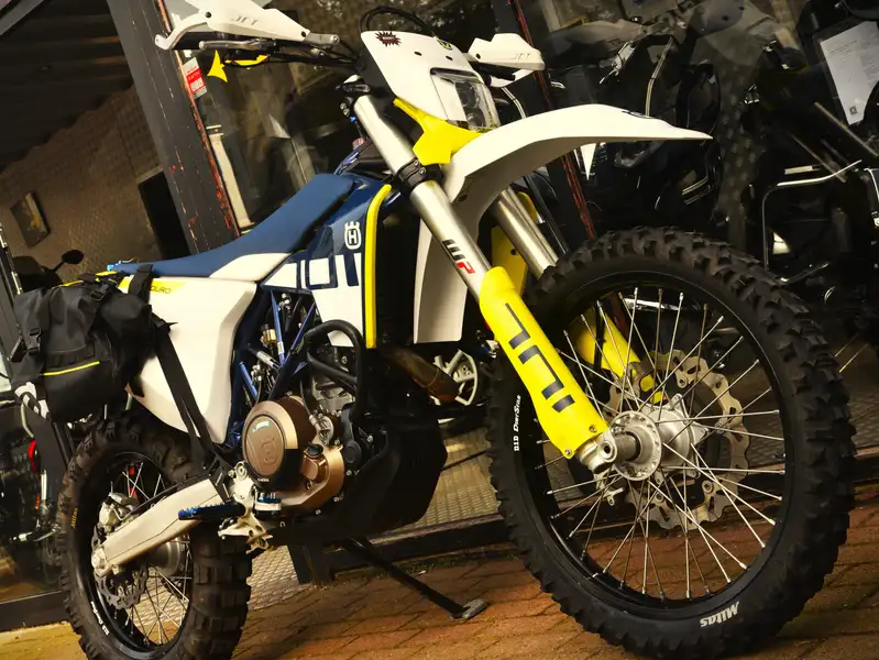 Husqvarna 701 Enduro - foto 5