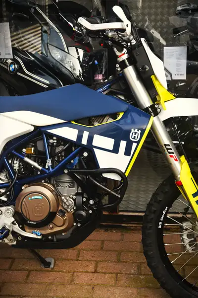 Husqvarna 701 Enduro - foto 4