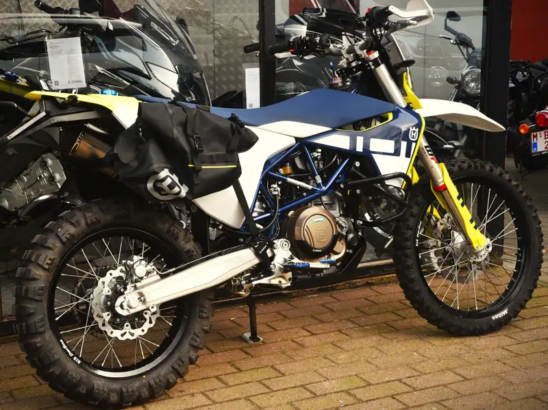 Husqvarna 701 Enduro - foto 3