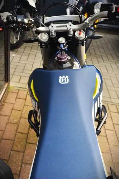 Husqvarna 701 Enduro - foto 7
