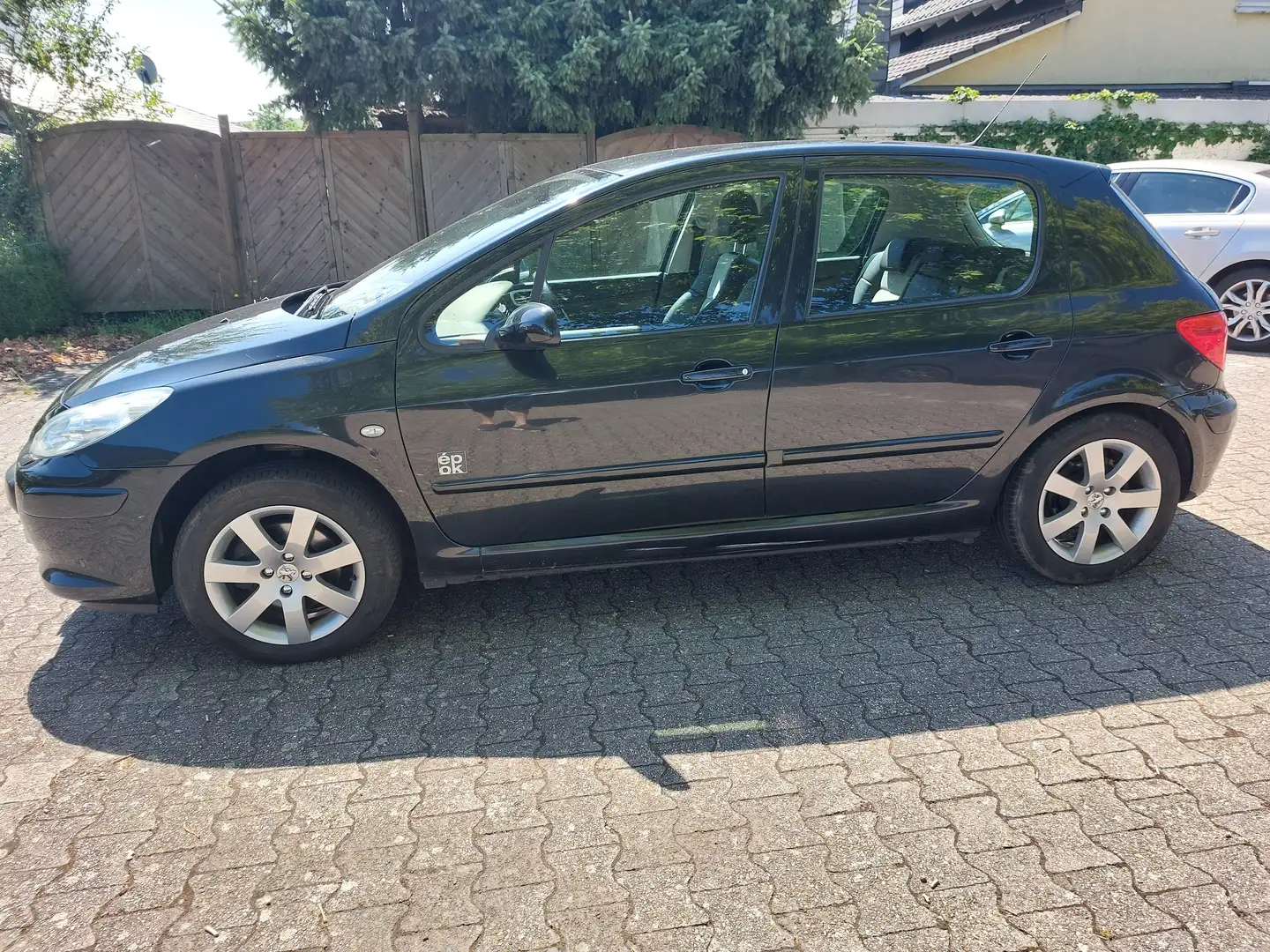 Peugeot 307 1 Hand Servicheft Klimaaut, Xenon, Alü Platinum Schwarz - 2