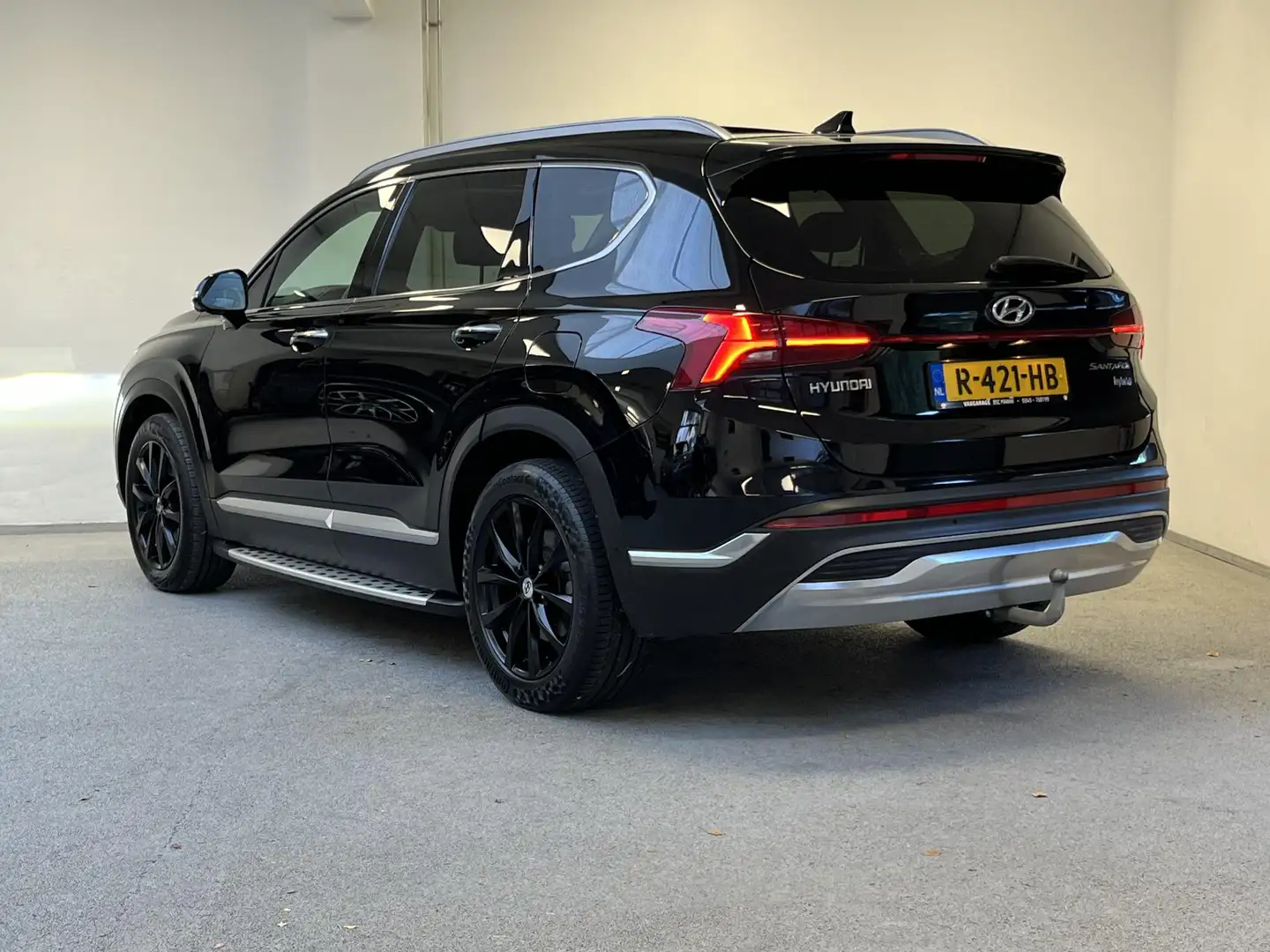 Hyundai SANTA FE 1.6 T-GDI HEV Premium Sky 7p. | TREKHAAK | PANO | Noir - 2