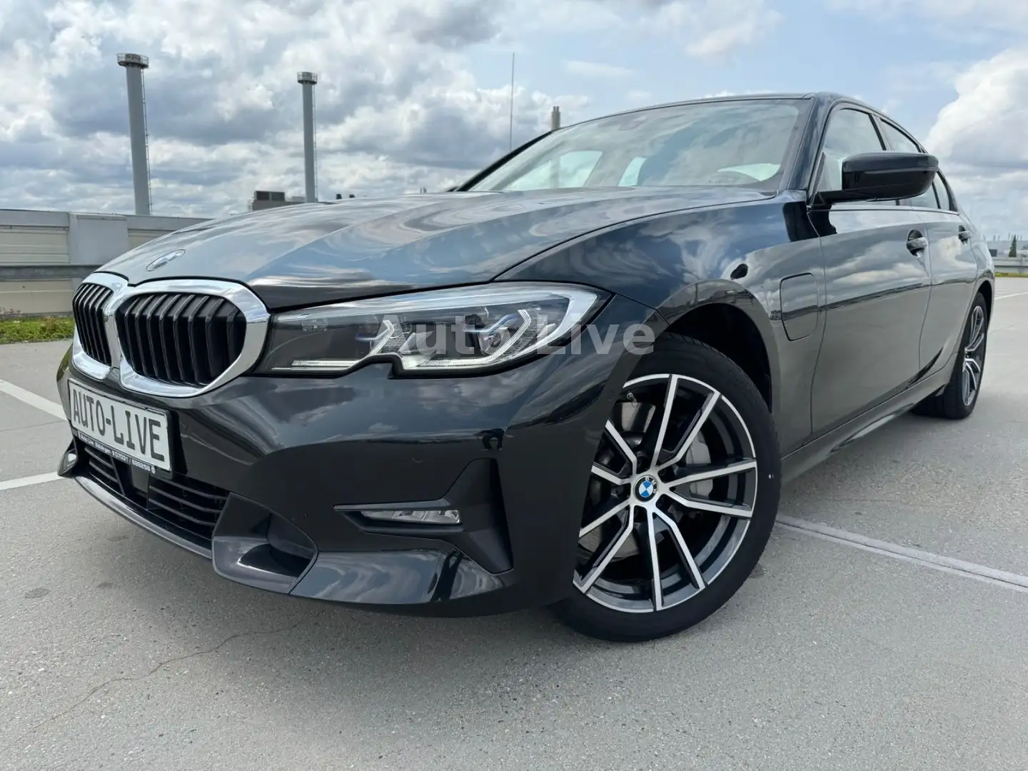BMW 330 e xDrive*SAG*SPORT-LINE*LASER*VIRTUAL*HEAD-UP Negro - 1