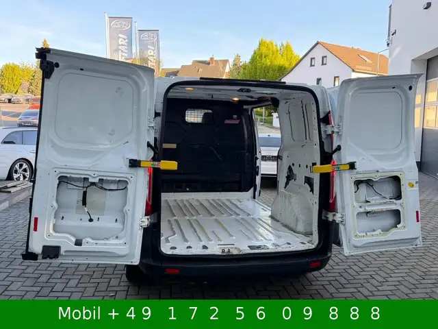 Ford Transit Custom view 10