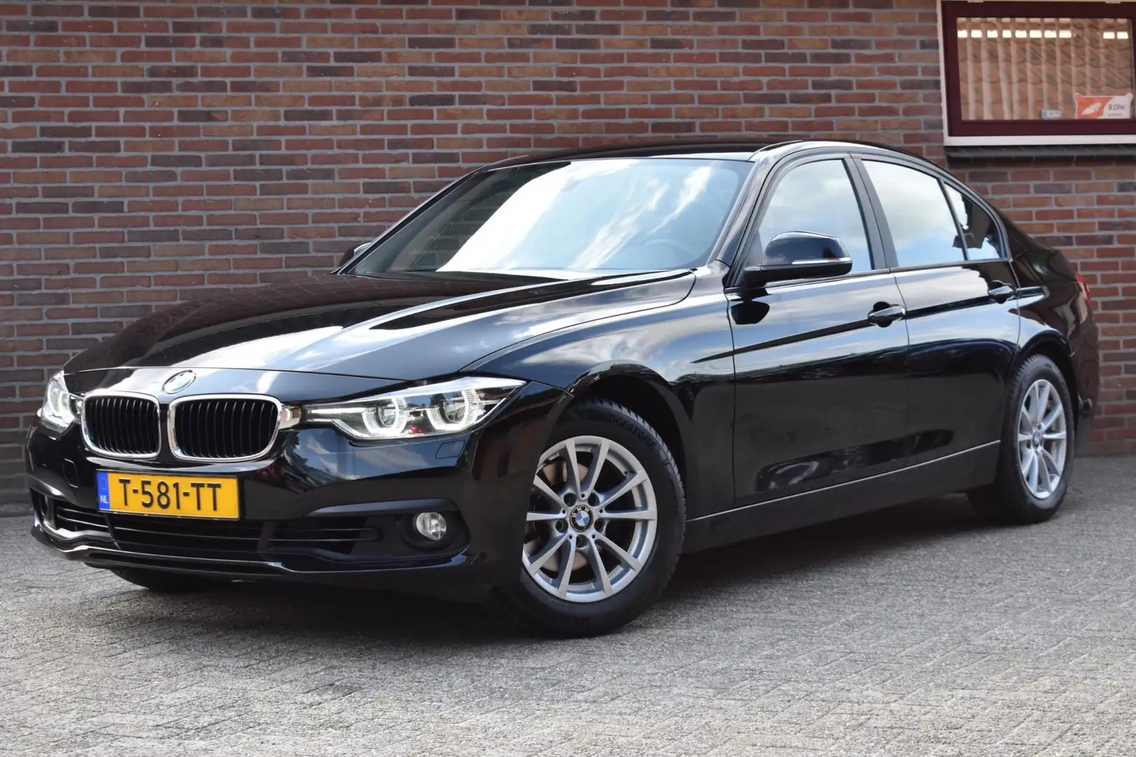 BMW 318 3-serie 318i '16 LED Clima Cruise Inruil mogelijk Zwart - 1