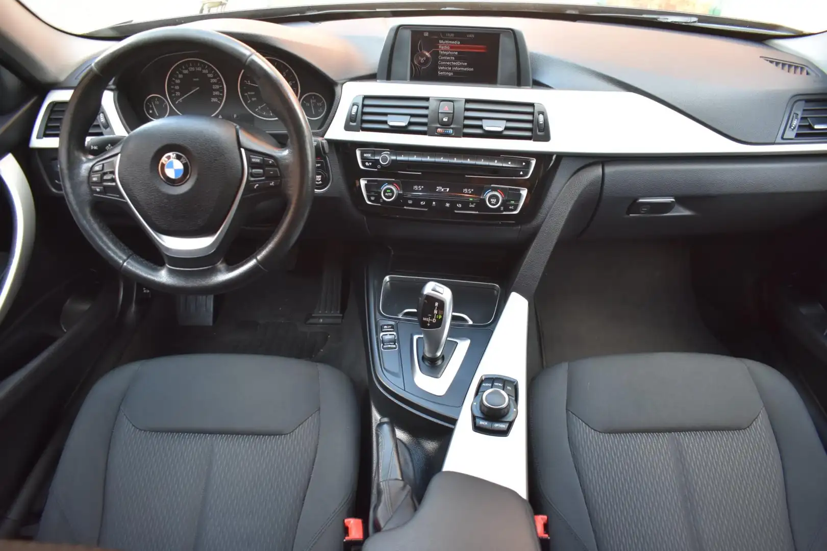 BMW 318 3-serie 318i '16 LED Clima Cruise Inruil mogelijk Zwart - 2