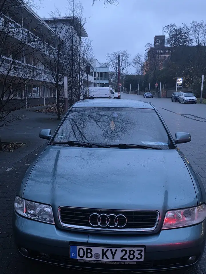Audi A4 1.8, foto 8