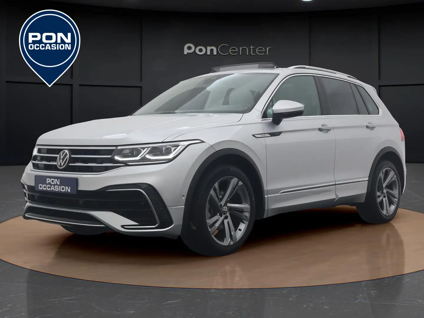 Volkswagen Tiguan 1.5 TSI R-Line Business+ | Pano dak | Navigatie | Grijs - 1