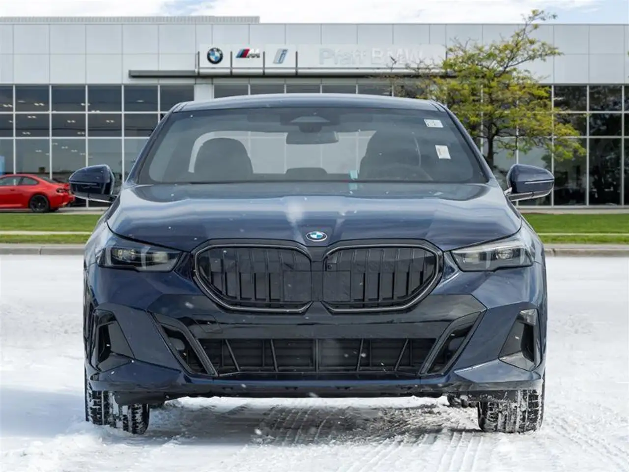 BMW 5 Series снимка BMW 5 Series