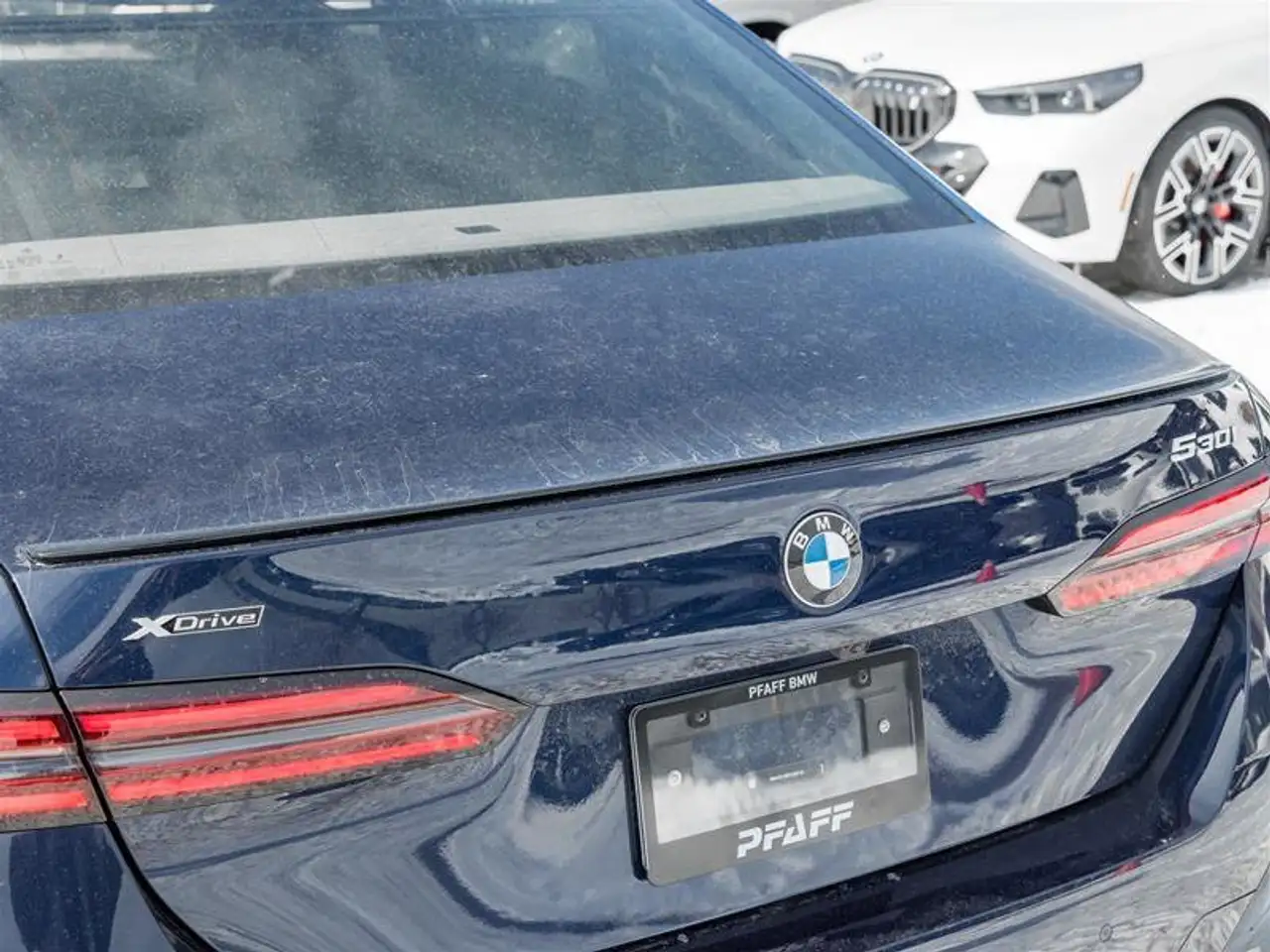 BMW 5 Series снимка BMW 5 Series