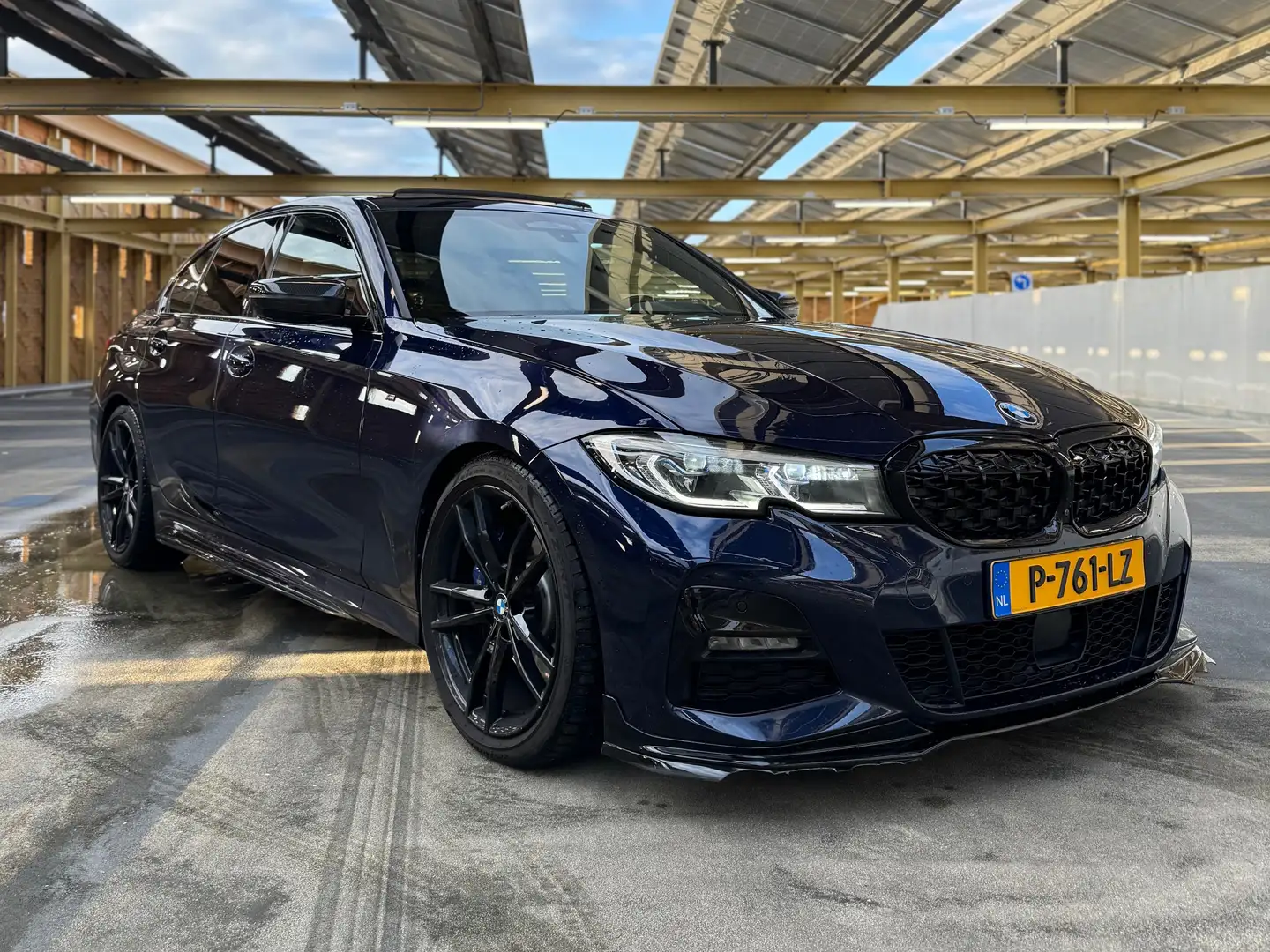 BMW 330 330e met M Sportpakket en DCE-uitvoering Blauw - 1
