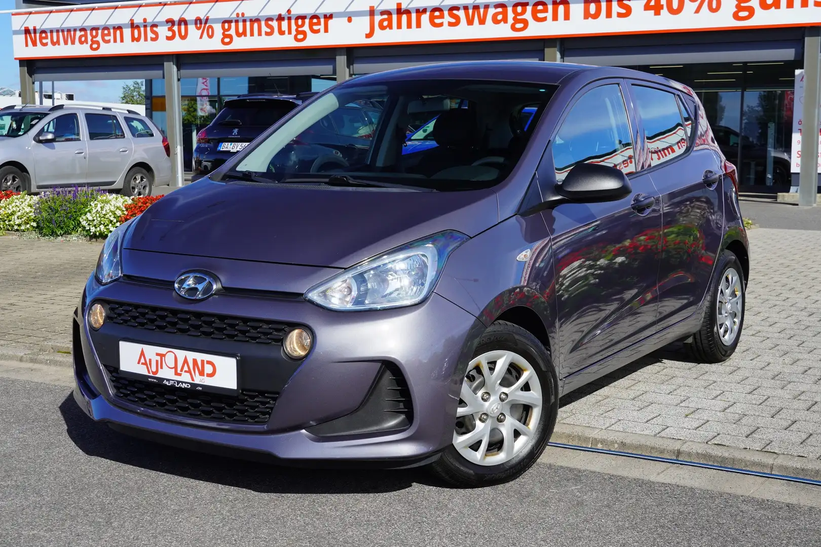 Hyundai i10 1.0 Basis Tagfahrlicht Klima USB AUX Grigio - 2
