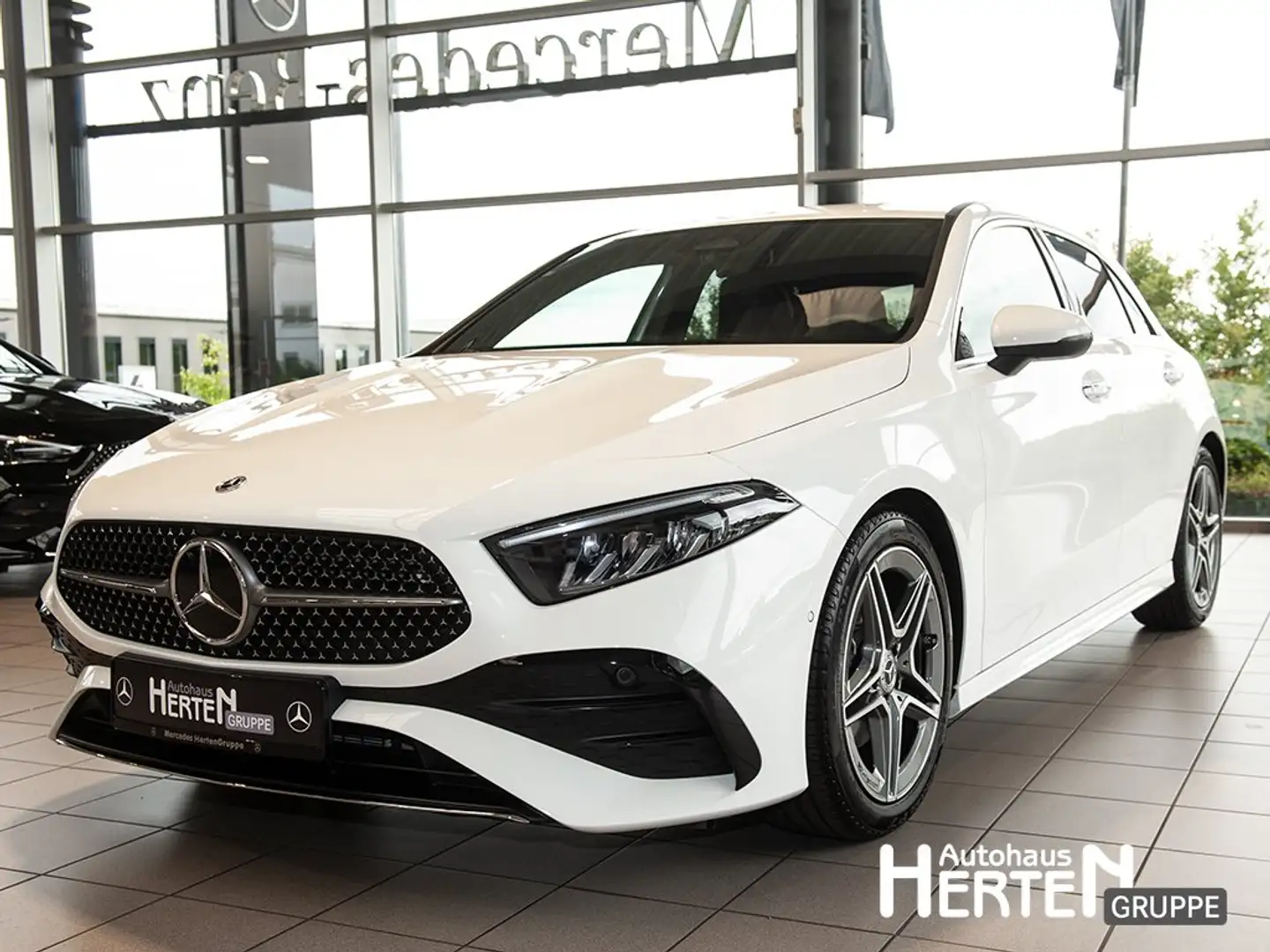 Mercedes-Benz A 200 +AMG+LED+R-KAMERA+AMBIENTE+KEYLESES+NAVI+ Weiß - 1
