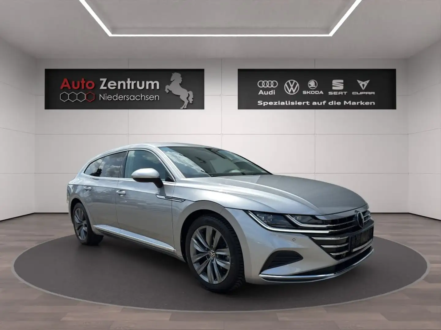 Volkswagen Arteon Shoot Brake 2.0TDI DSG Elegance Carplay AHK*Kamera Silber - 1