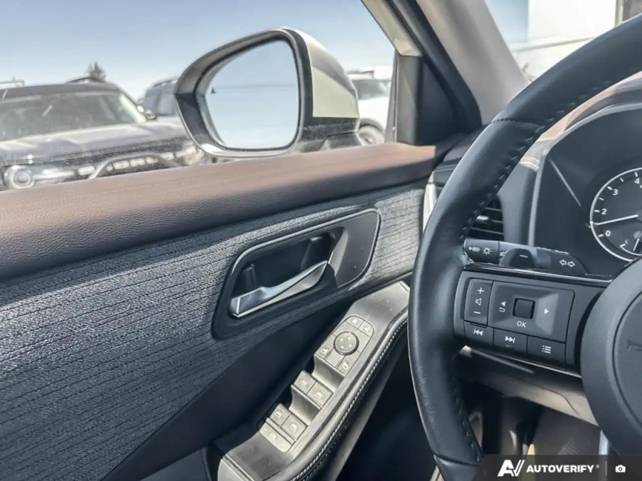Nissan Rogue снимка Nissan Rogue