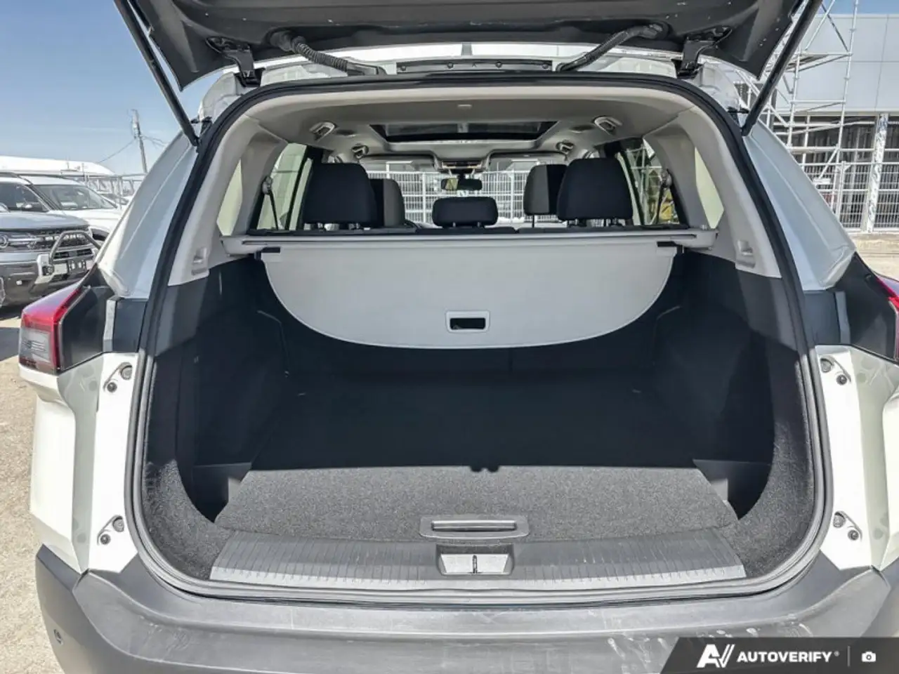 Nissan Rogue снимка Nissan Rogue