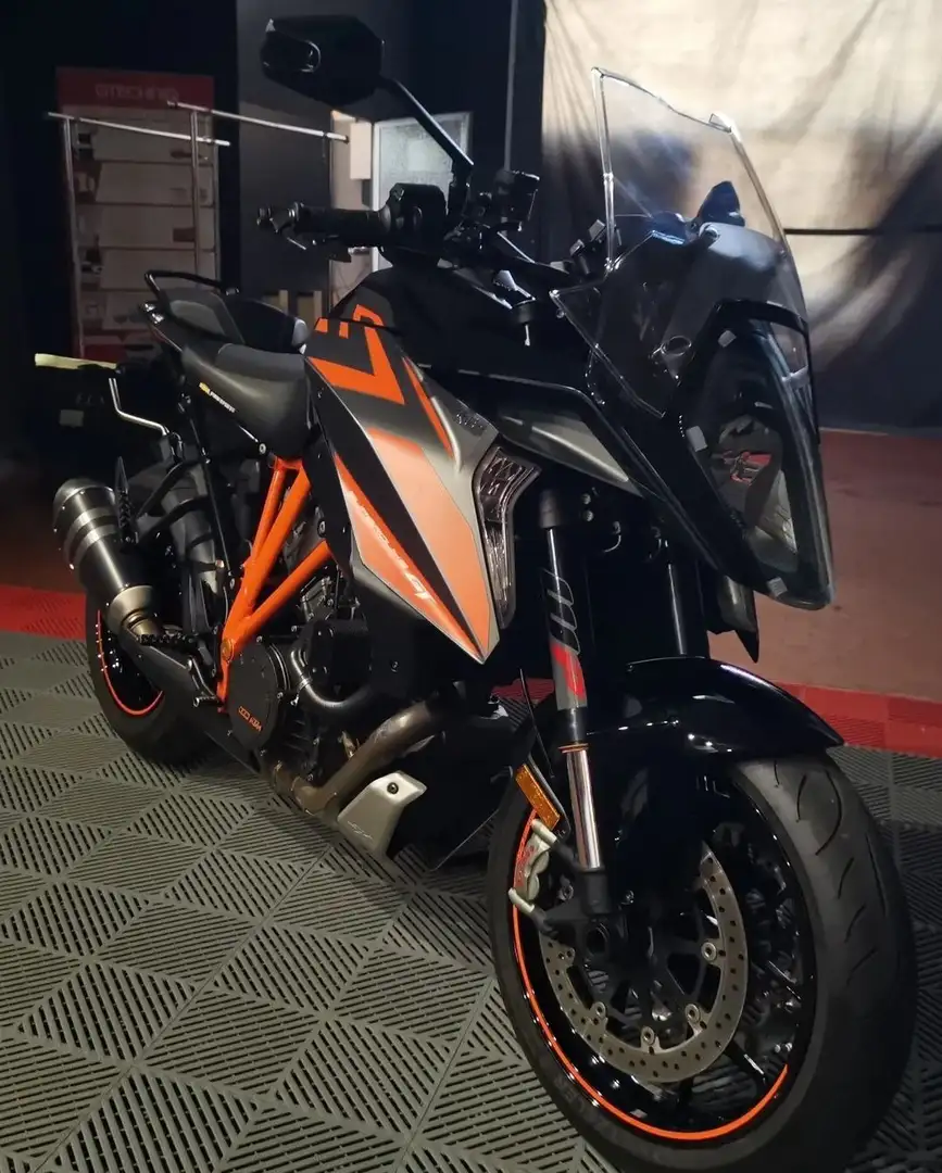 KTM 1290 Super Duke GT 2018 Black Nero - 1