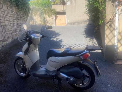 Aprilia Scooter - Annunci Moto Usate e Nuove - AutoScout24