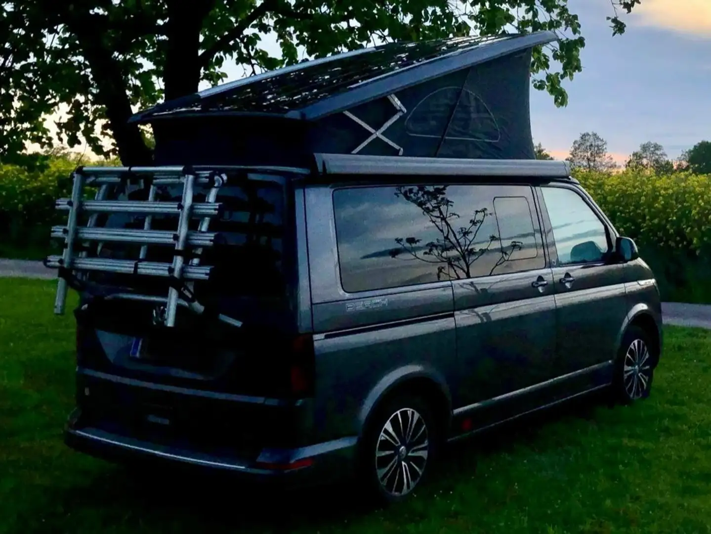 Volkswagen T6 California California Beach Edition Camper 2,0 TDI 4Motion DS Grau - 1