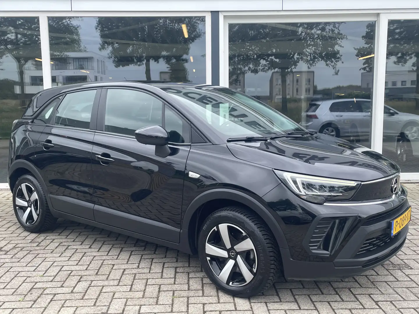 Opel Crossland 1.2 Edition 50% deal 6.975,- ACTIE Nieuw model! / Nero - 1