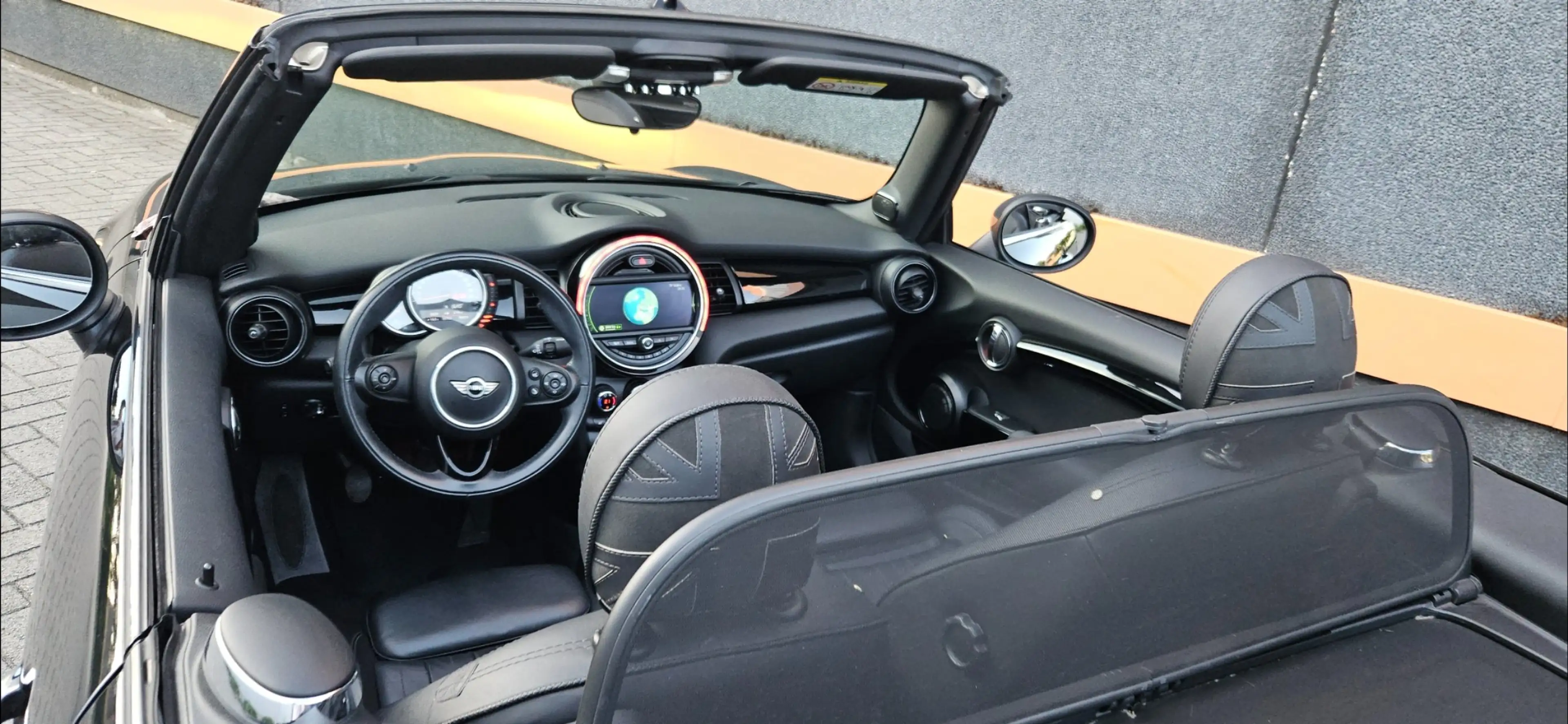 MINI Cooper D Cabrio BLACK PACK/LEDER/HARMAN KARDON/LED/ **GO KART MODE — photo 13