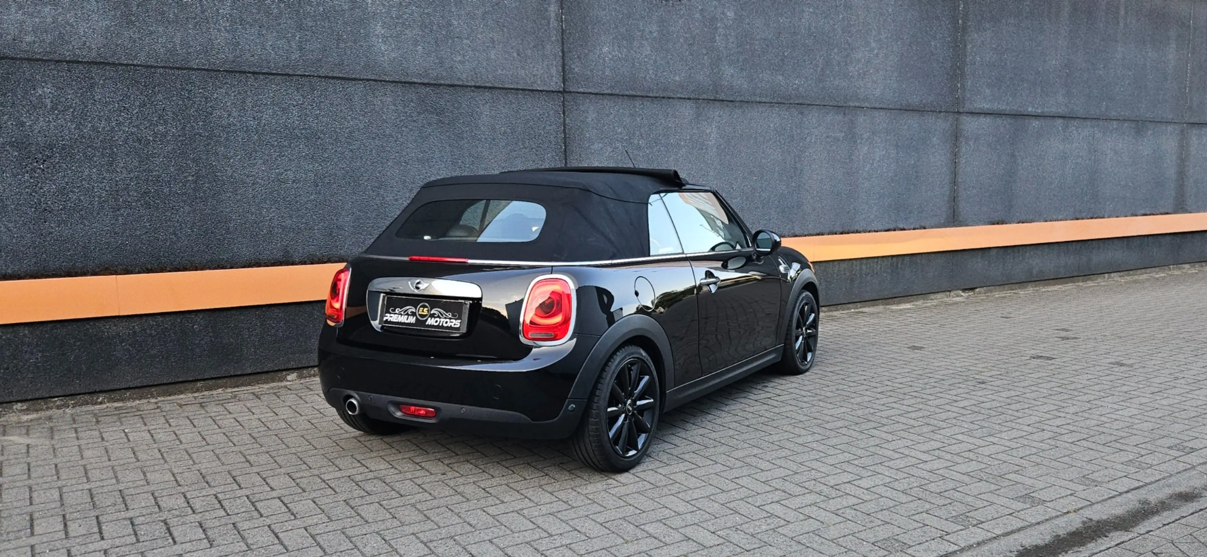 MINI Cooper D Cabrio BLACK PACK/LEDER/HARMAN KARDON/LED/ **GO KART MODE — photo 9