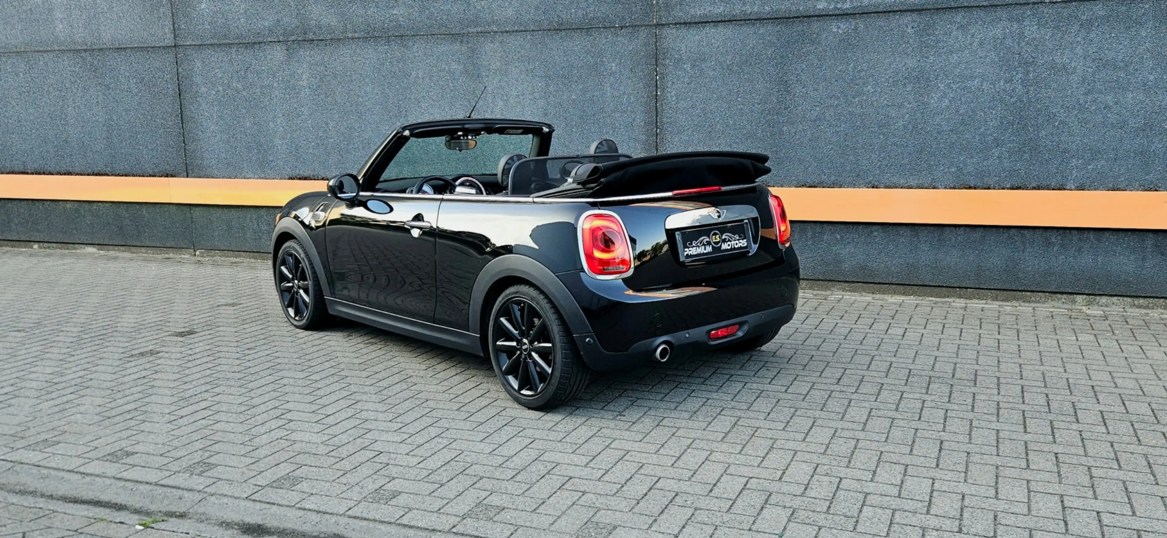 MINI Cooper D Cabrio BLACK PACK/LEDER/HARMAN KARDON/LED/ **GO KART MODE — photo 6