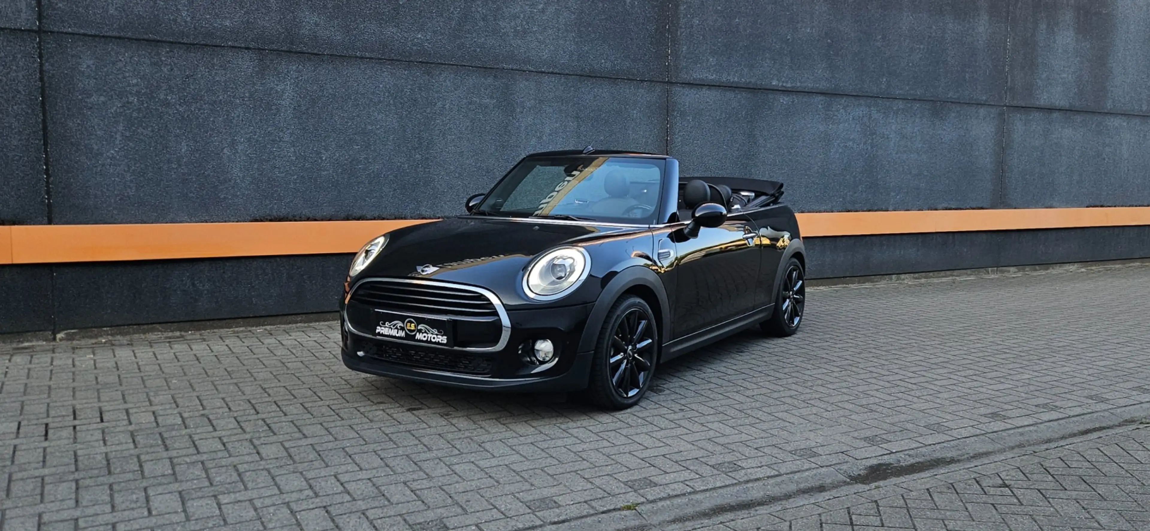 MINI Cooper D Cabrio BLACK PACK/LEDER/HARMAN KARDON/LED/ **GO KART MODE — photo 4