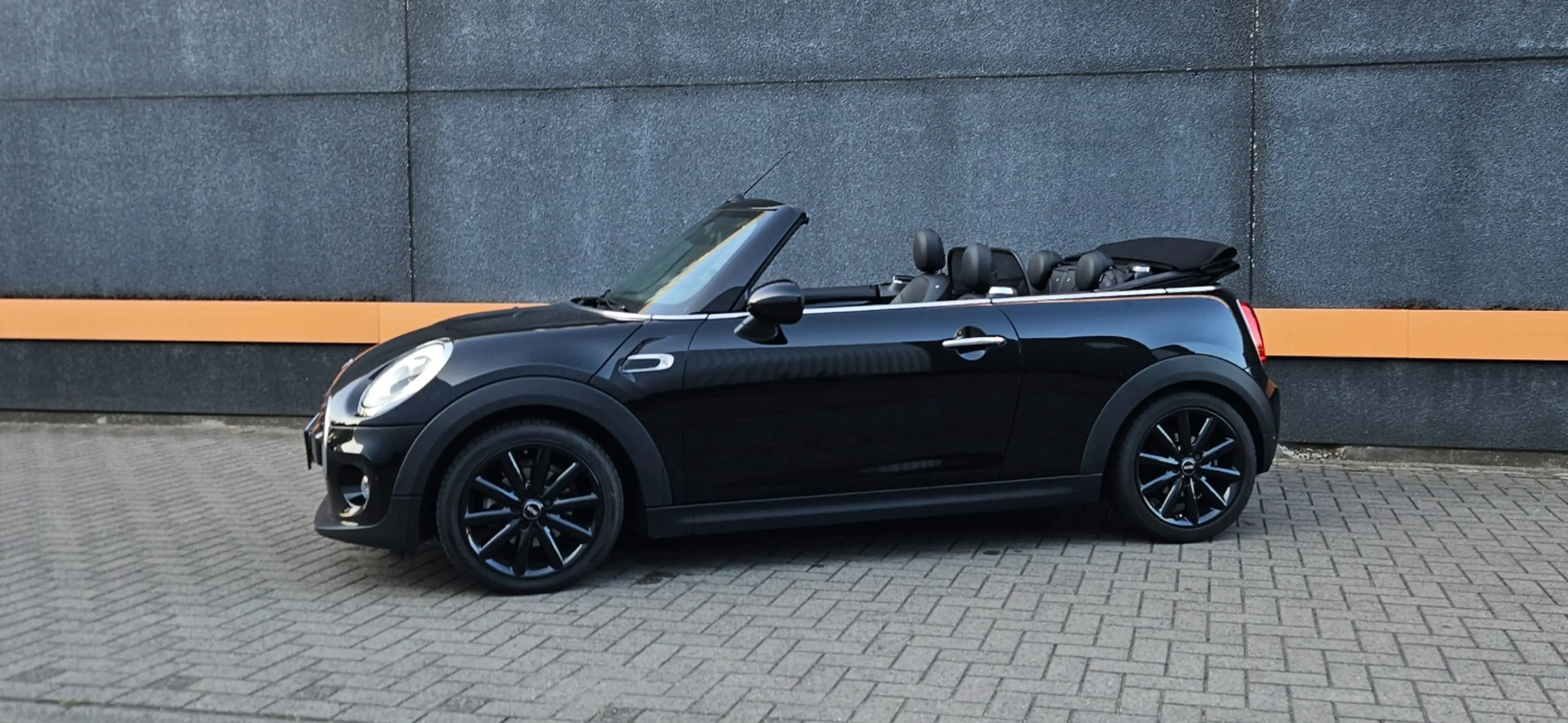 MINI Cooper D Cabrio BLACK PACK/LEDER/HARMAN KARDON/LED/ **GO KART MODE — photo 5