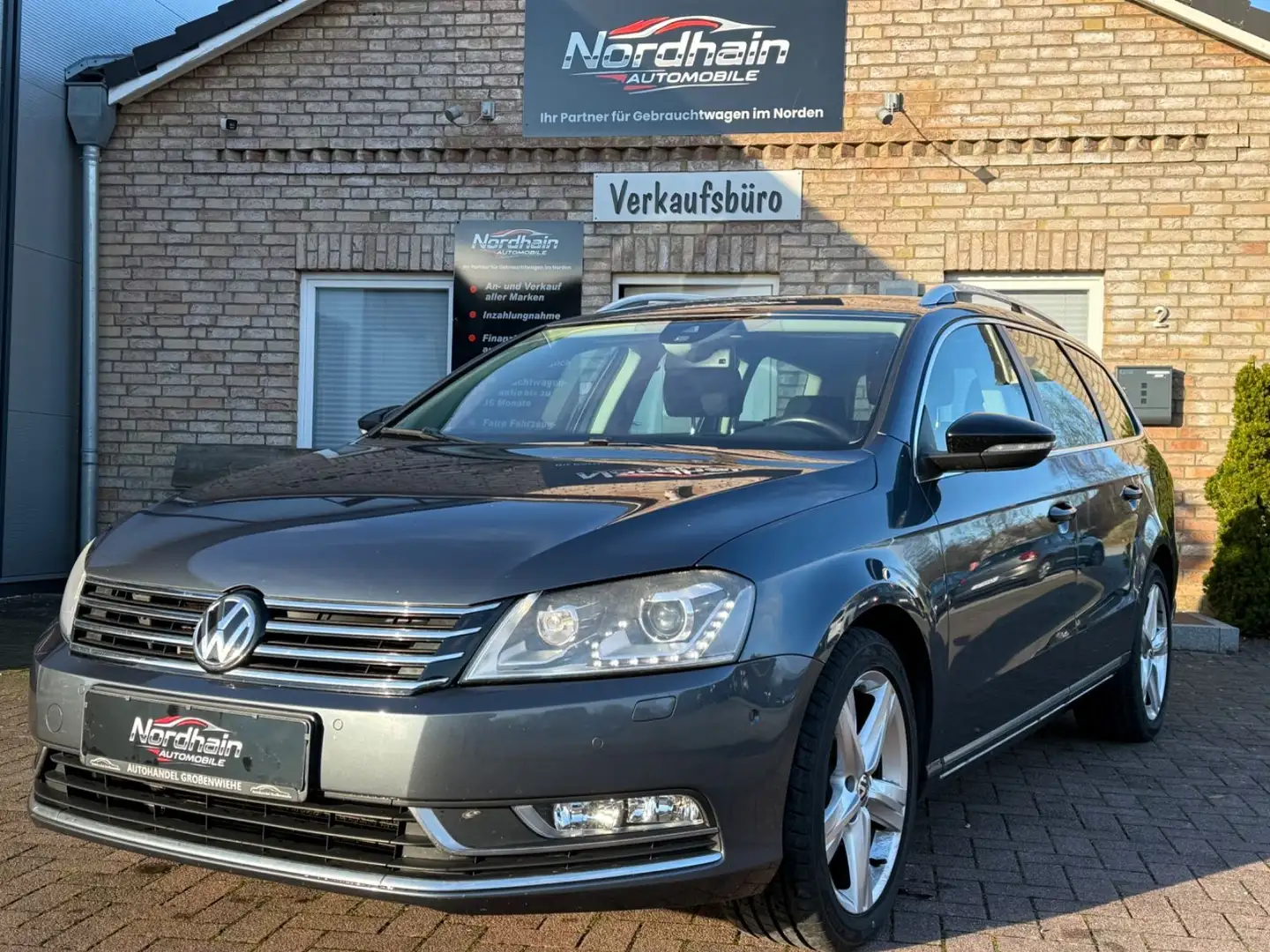 Volkswagen Passat Variant Variant Business Edition*ACC*LED*SHZ*AHK*KAMR Grau - 2